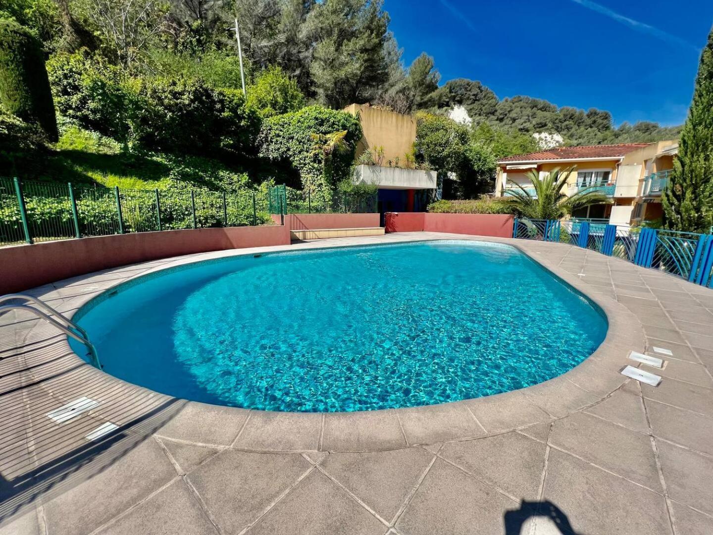 Quiet Studio Swimming Pool Roquebrune מראה חיצוני תמונה